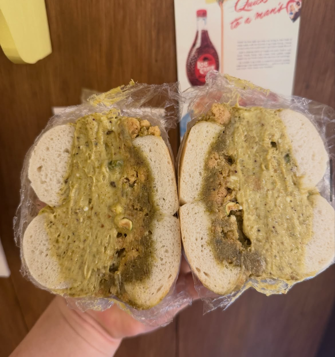 피스타치오라떼쌀베이글