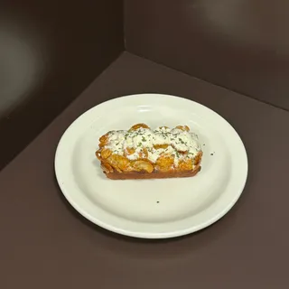 콘치즈 피낭시에