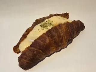 콘치즈 소세지 크라상