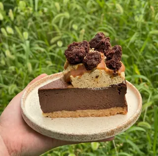 초코 얼그레이 카라멜 바스크치즈