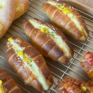 콘치즈마요소금빵